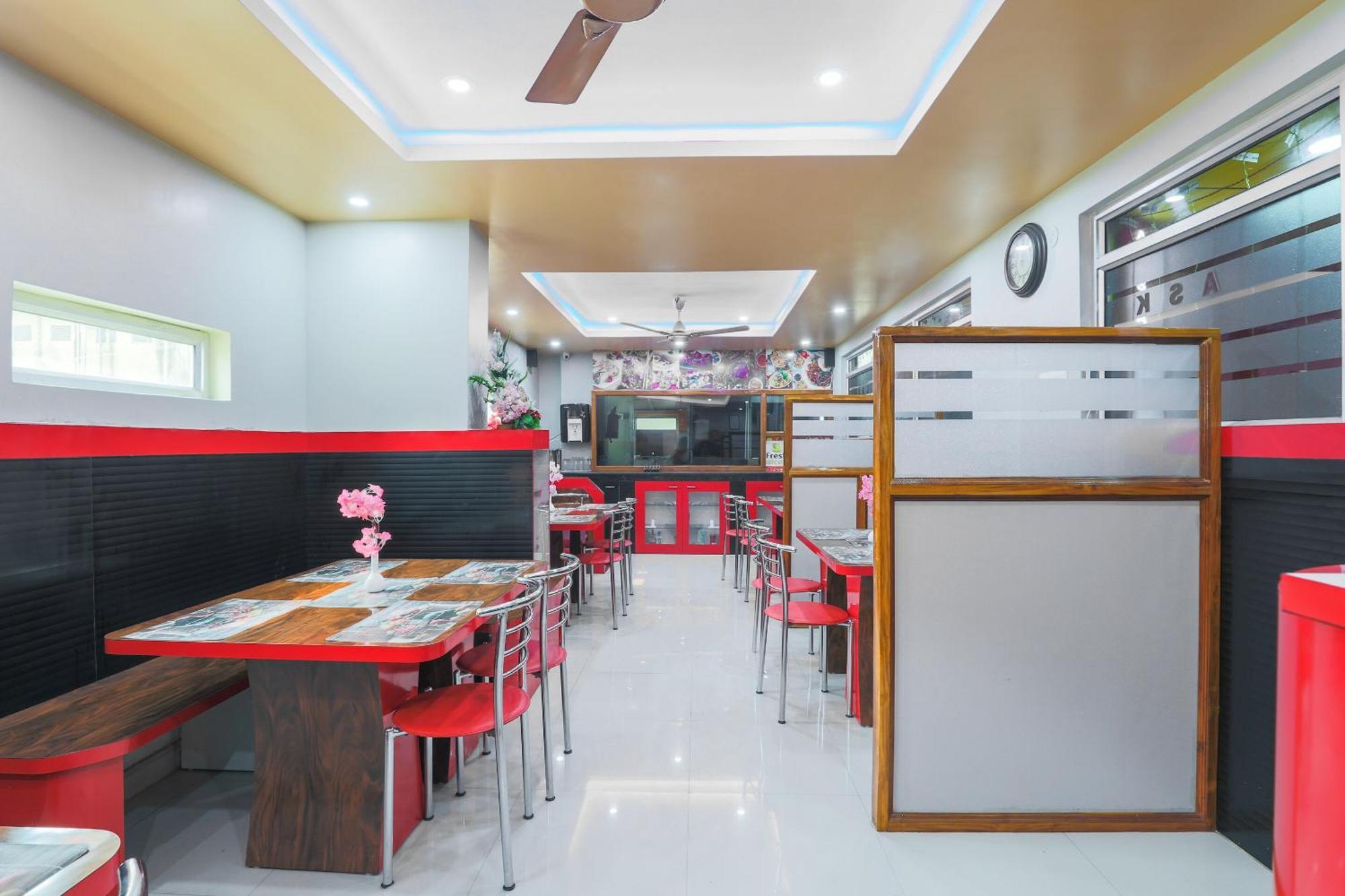 Dispur Hotel O Central Inn מראה חיצוני תמונה